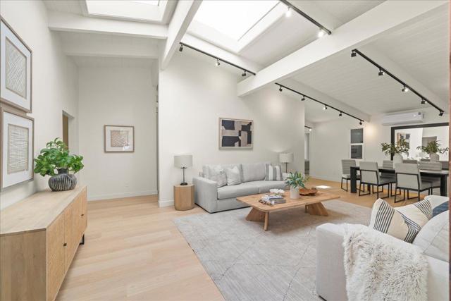 1362 Egret Drive, Sunnyvale CA: https://media.crmls.org/mediaz/9e0d72f5-9d1b-4166-bb96-711786be5409.jpg