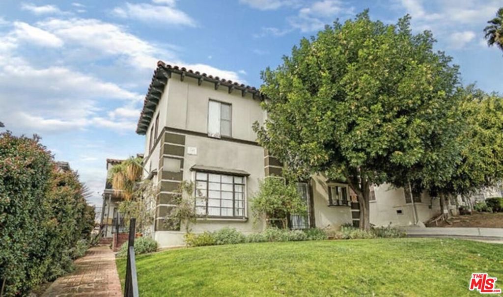 127 N Catalina Street #3