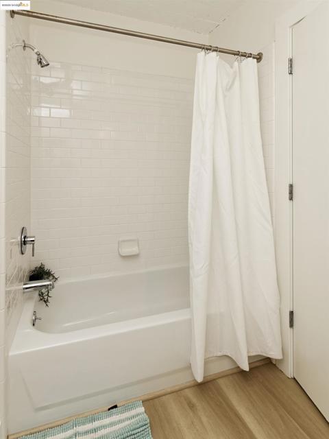 1201 Pine St, Oakland CA: https://media.crmls.org/mediaz/9e0f8221-4027-418c-b4b3-62b4a68c3954.jpg