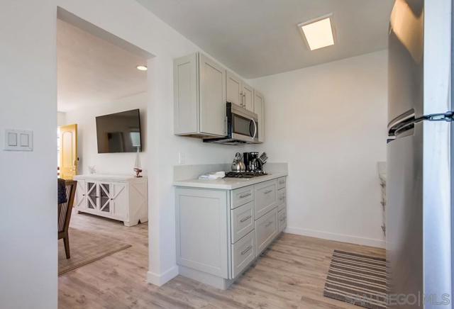 3286 88 Bayside Walk, San Diego CA: https://media.crmls.org/mediaz/9e0fb19f-47d6-4820-a28e-b74ea6025afc.jpg