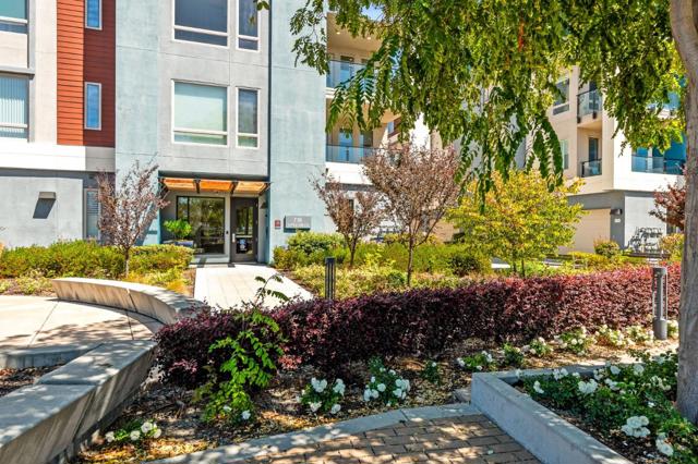 718 Eppleton Lane, Foster City CA: https://media.crmls.org/mediaz/9e1026fc-a707-4668-9a0c-1a48b0b1cc4f.jpg