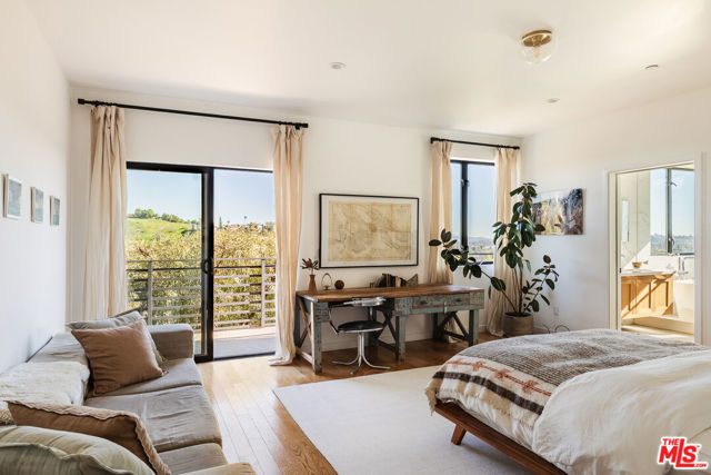 Image 19 of 38 For 4052 Jennings Drive