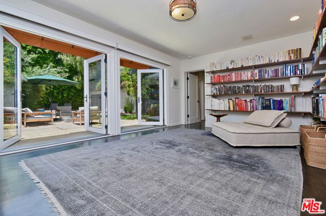 4277 Beck Avenue, Studio City CA: https://media.crmls.org/mediaz/9e105b98-200b-49d9-a260-5e547c291c12.jpg