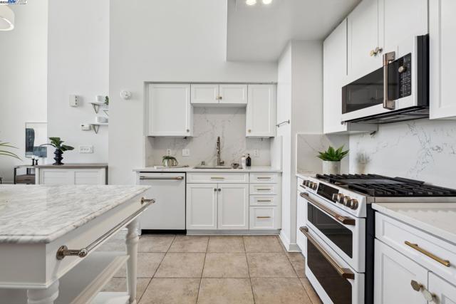 Image 13 of 46 For 1007 41st St  441