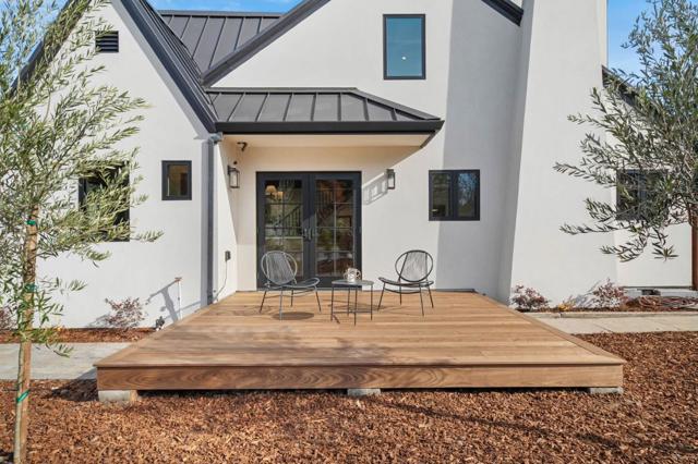 58 Gladys Avenue, Mountain View CA: https://media.crmls.org/mediaz/9e10eb2d-3d63-4fdf-b0ee-6188978a99b6.jpg