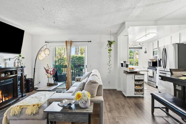 5350 Baltimore Drive, La Mesa CA: https://media.crmls.org/mediaz/9e111f6b-0311-4d06-93b7-1f2d4621b842.jpg