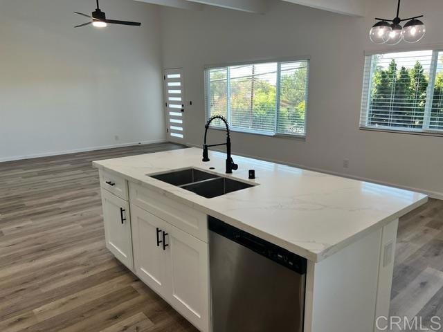 Detail Gallery Image 5 of 14 For 8535 Lemon Ave, La Mesa,  CA 91941 - 3 Beds | 2 Baths