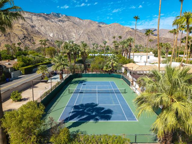 835 N Avenida Palmas, Palm Springs, CA 92262