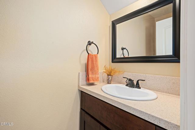 1796 Swift Avenue, Ventura CA: https://media.crmls.org/mediaz/9e11c3f3-e795-4708-a0ac-539cb6b4b9fe.jpg