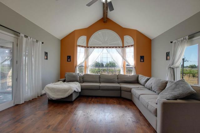 160 Tevis Trail, Hollister CA: https://media.crmls.org/mediaz/9e124c7a-ec49-41df-9fcf-dbe735d35d7e.jpg