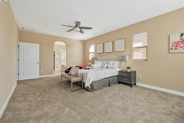 3602 Levanto Way, Manteca CA: https://media.crmls.org/mediaz/9e1459c6-c91a-42f5-8013-a8cd0797487a.jpg