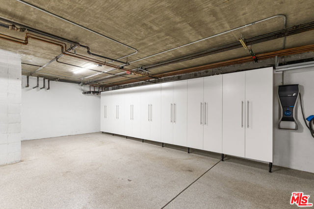 851 19th Street, Santa Monica CA: https://media.crmls.org/mediaz/9e1521d4-8c1c-4bb5-b268-7f69962b8124.jpg