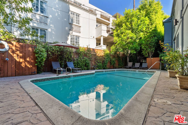 880 Hilldale Avenue, West Hollywood CA: https://media.crmls.org/mediaz/9e158419-1ba9-44db-b569-3f8fa499bd52.jpg