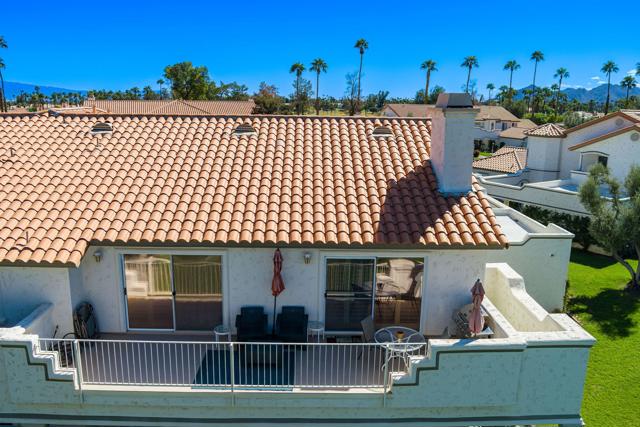 688 Vista Lago N Circle, Palm Desert CA: https://media.crmls.org/mediaz/9e15fbda-daf9-4314-9f8a-42c5b197407b.jpg