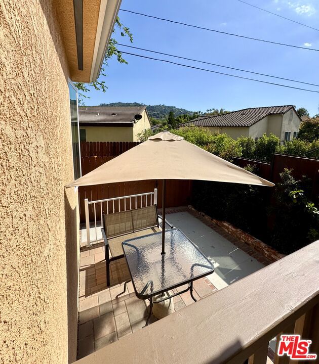 10740 Aqua Vista Street, Studio City CA: https://media.crmls.org/mediaz/9e166896-87d2-4e5f-afd2-e8d86b65f8fc.jpg