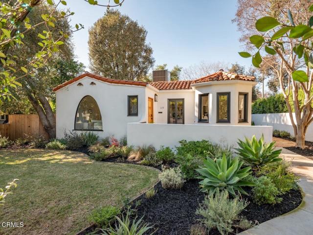 Detail Gallery Image 2 of 47 For 229 S Grand Oaks Ave, Pasadena,  CA 91107 - 3 Beds | 2 Baths