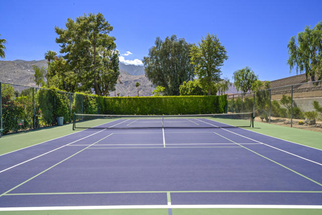 2006 E Sandalwood Drive, Palm Springs CA: https://media.crmls.org/mediaz/9e1716fa-5895-4426-a6c6-39cadb1e8430.jpg