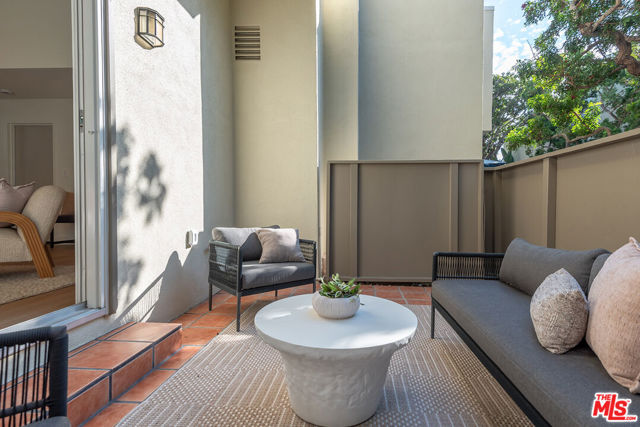 13234 Fiji Way, Marina del Rey CA: https://media.crmls.org/mediaz/9e1757b3-db01-4698-8b1d-7a0595194d39.jpg