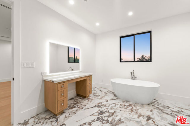8065 Lloyd Avenue, North Hollywood CA: https://media.crmls.org/mediaz/9e1801e8-3e09-4d42-b4ae-3696e3944d69.jpg