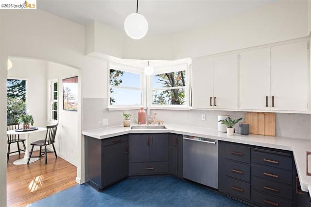 Image 13 of 54 For 450 Vermont Ave