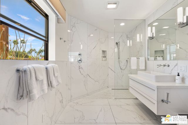 Image 43 of 57 For 311 Via Sol  