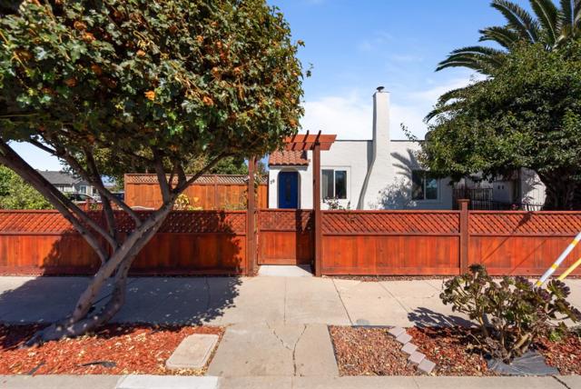 29 Buena Vista Street, Salinas CA: https://media.crmls.org/mediaz/9e19ef2e-36b2-418e-b742-e70ac19936f2.jpg