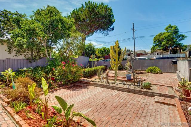 2661 Montclair St, San Diego CA: https://media.crmls.org/mediaz/9e1a3cde-1159-438e-ad3b-f2a28cb002c6.jpg