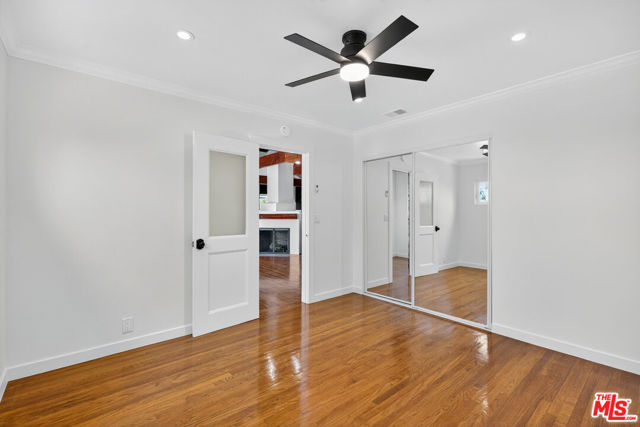 2121 Marine Street, Santa Monica CA: https://media.crmls.org/mediaz/9e1a8f34-845a-4cf1-b3f6-a3dc95d23a8d.jpg