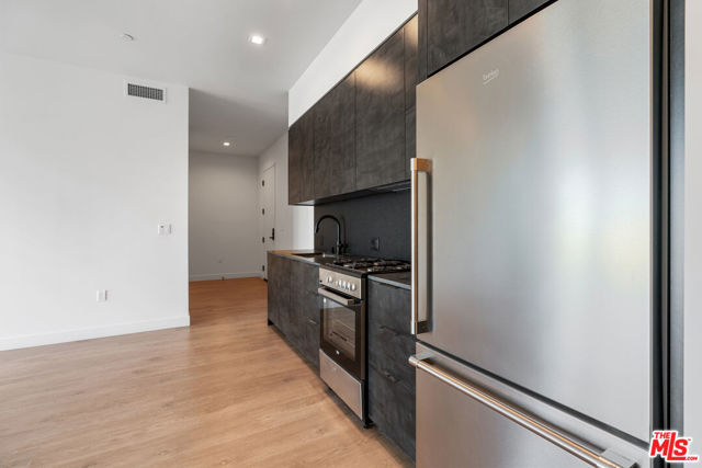 10700 Tabor Street, Los Angeles CA: https://media.crmls.org/mediaz/9e1b448e-f98f-490c-958f-b270a90b8d11.jpg