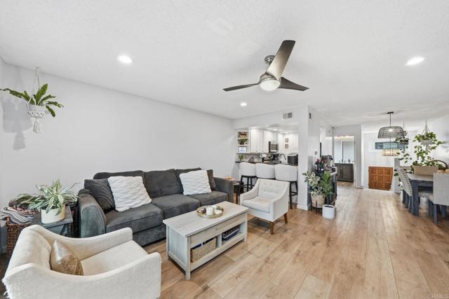 Detail Gallery Image 5 of 39 For 3711 Balboa #B,  San Diego,  CA 92117 - 2 Beds | 2 Baths