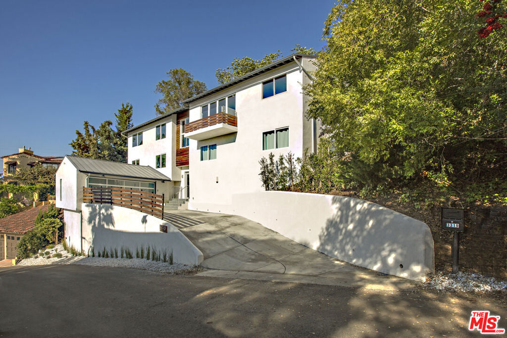 3319 Charleston Way
