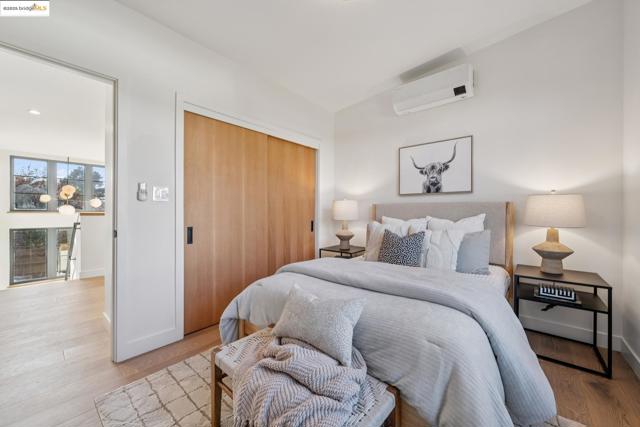 1516 Blake St, Berkeley CA: https://media.crmls.org/mediaz/9e1c4057-431c-46b6-9ca5-ccda3a08ce66.jpg