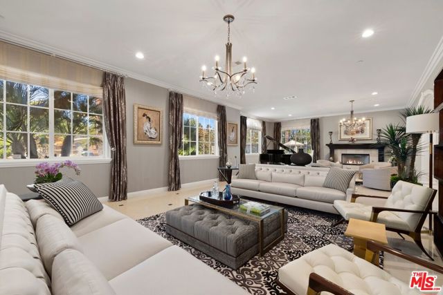 2855 Oak Knoll Drive, Diamond Bar CA: https://media.crmls.org/mediaz/9e1c5ad6-6c7f-4398-835d-324ce6b56323.jpg