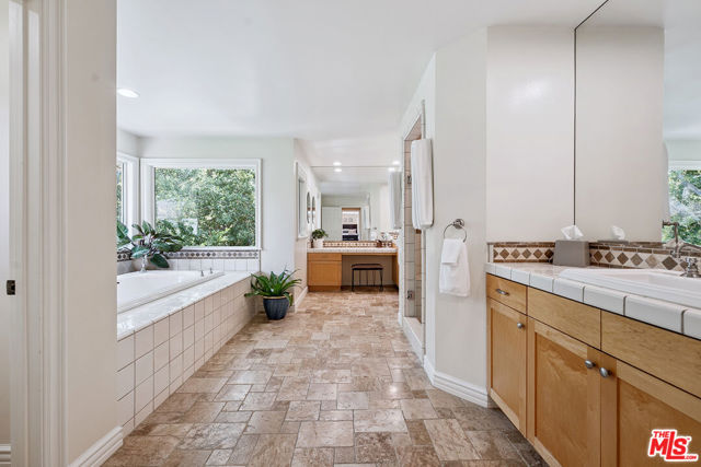 23040 Blue Bird Drive, Calabasas CA: https://media.crmls.org/mediaz/9e1cc973-9210-4477-a928-3db3994f4c1e.jpg
