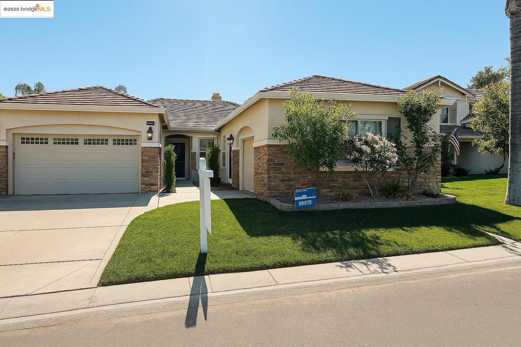 2072 Bridgeport Loop