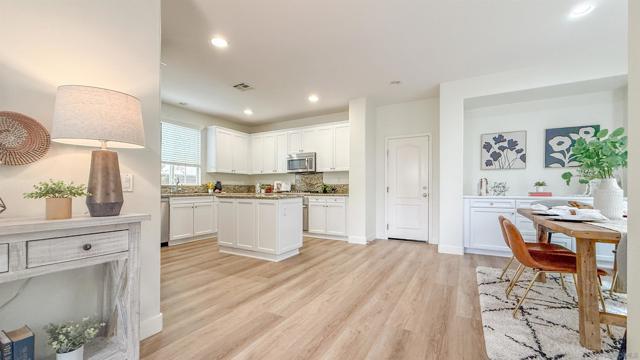 15701 Concord Ridge Ter, San Diego CA: https://media.crmls.org/mediaz/9e1d9014-0b58-4795-b4ea-3874f172d1bb.jpg