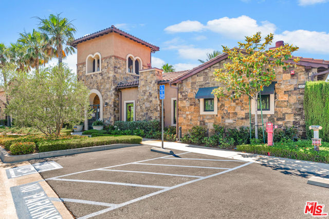 11945 Mirabel Way, Porter Ranch CA: https://media.crmls.org/mediaz/9e1d9cff-aa00-4a23-b943-20c923f6f635.jpg