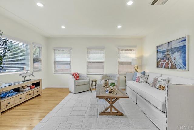 4725 Saratoga Avenue, San Diego CA: https://media.crmls.org/mediaz/9e1e5236-08af-402a-9140-64e3bbc08094.jpg