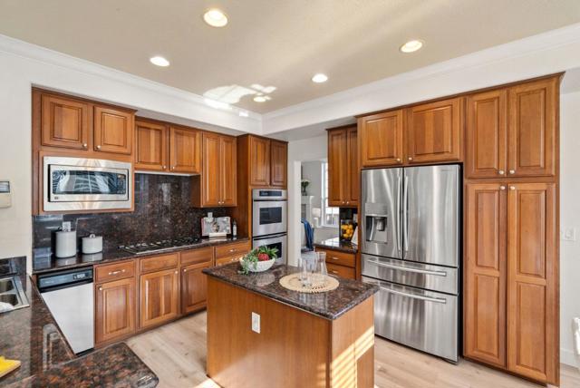 16453 Kings Canyon Court, Morgan Hill CA: https://media.crmls.org/mediaz/9e1e73c4-fb59-4cf0-90b0-f3c96f3827d6.jpg