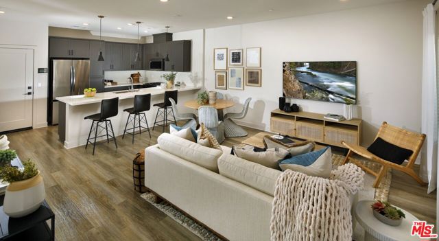 13995 Foothill Boulevard, Fontana CA: https://media.crmls.org/mediaz/9e1e9dae-83e6-4354-a1af-9f08fef836ac.jpg