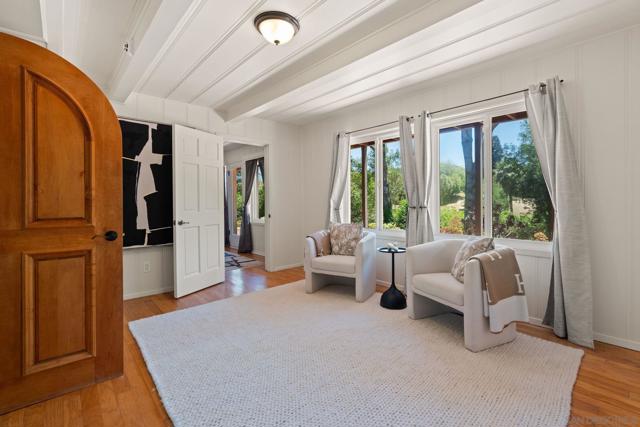 6347 Las Colinas, Rancho Santa Fe CA: https://media.crmls.org/mediaz/9e202009-5b6d-4faa-84df-88eb66878948.jpg