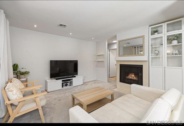 10331 Azuaga St, San Diego CA: https://media.crmls.org/mediaz/9e2022c3-b203-4096-9d95-d7f6421d0d0c.jpg