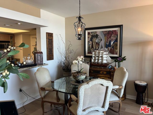 13700 Marina Pointe Drive, Marina del Rey CA: https://media.crmls.org/mediaz/9e20eb98-3ae8-4f14-a72e-d681d50c4b31.jpg