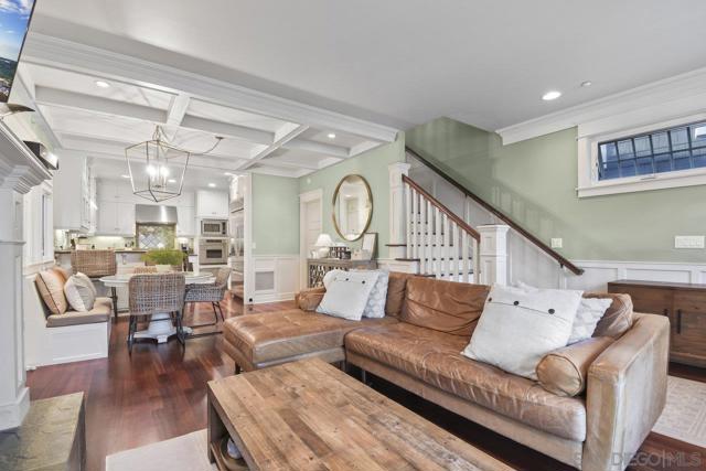 744 G Ave, Coronado CA: https://media.crmls.org/mediaz/9e20f3b6-1d9e-4216-9d00-37d67b4baf11.jpg