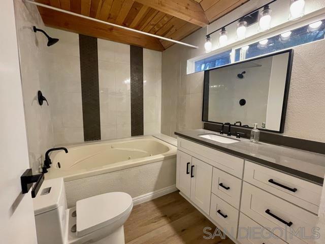 41489 Comstock Ln, Big Bear CA: https://media.crmls.org/mediaz/9e20ffbc-eb7f-4cec-a578-d535dfaa71fa.jpg