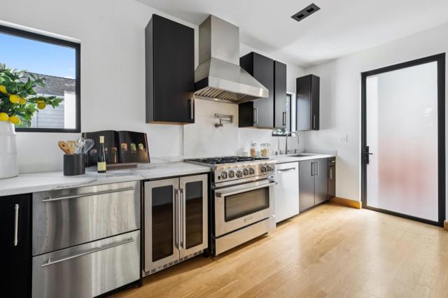 33 Highland Avenue, Burlingame CA: https://media.crmls.org/mediaz/9e2117a0-942c-4628-9e1a-0d4c78f6dd6d.jpg