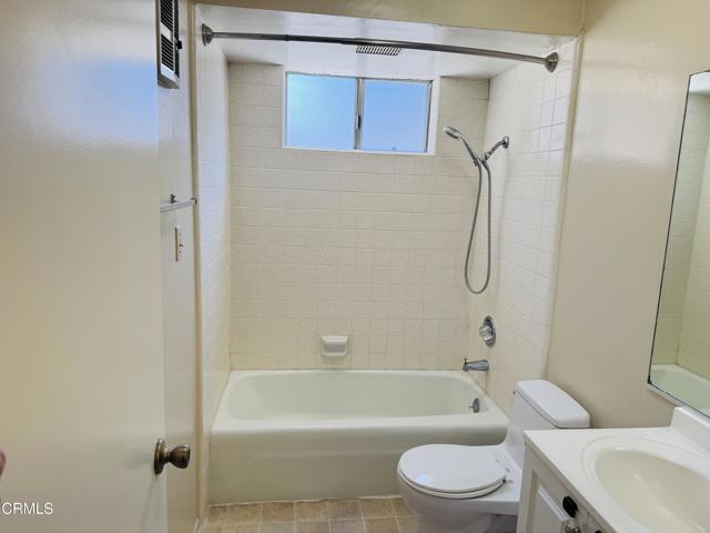 Detail Gallery Image 6 of 13 For 48 S Oak Ave #3,  Pasadena,  CA  - 2 Beds | 1 Baths