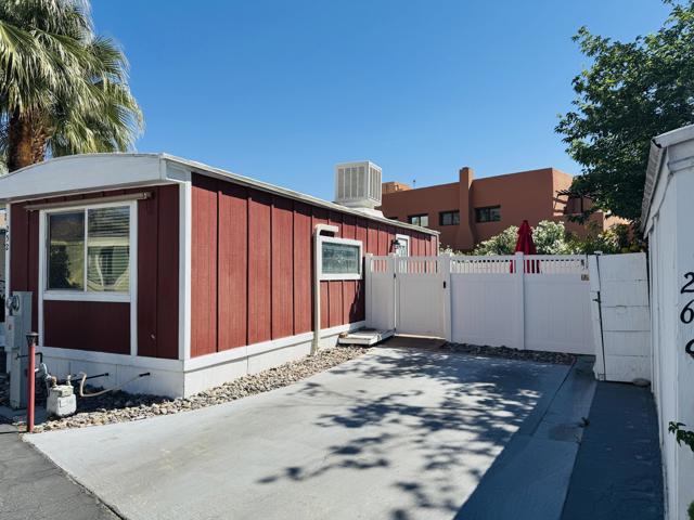 252 Raincloud Street, Palm Springs CA: https://media.crmls.org/mediaz/9e2255e6-25b4-4ede-9c20-490ab69ffd6d.jpg