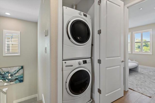 639 Cinnamon Circle, Mountain View CA: https://media.crmls.org/mediaz/9e22bbc7-53c0-49f4-9cab-90c5d202b360.jpg