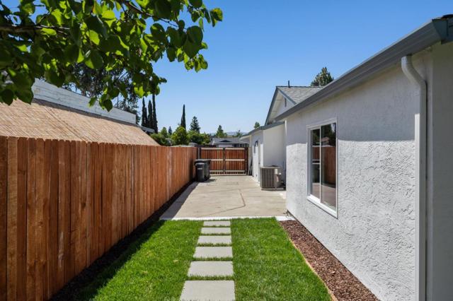 1034 Delaware Way, Livermore CA: https://media.crmls.org/mediaz/9e22d4cf-054b-482a-ba33-1fab43d4b0ee.jpg